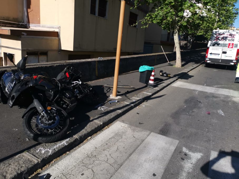 GRAVINA DI CATANIA MOTO CONTRO UN FURGONE, UN FERITO 95047.it